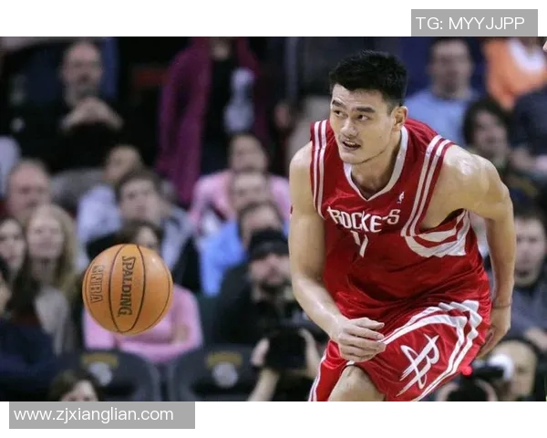 詹姆斯向姚明致敬:篮球巨星的传奇与友谊交汇之路 詹姆斯向姚明致敬:篮球巨星的传奇与友谊交汇之路