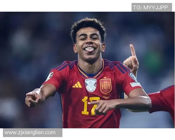 足球明星荣誉成就与获奖历程的精彩介绍与回顾 足球明星荣誉成就与获奖历程的精彩介绍与回顾