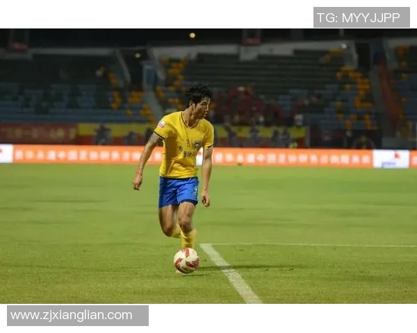 在雨中闪耀的足球明星是谁他如何在恶劣天气中展现卓越技艺